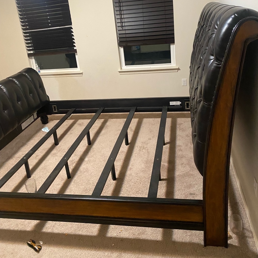 Bed frame was 3k never used it will go fast
